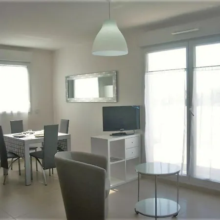 Moderne Avec Terrasse, Parking Et Clim Au Lavandou - 4 Couchages - Fr-1-251-122 Apartment Le Lavandou