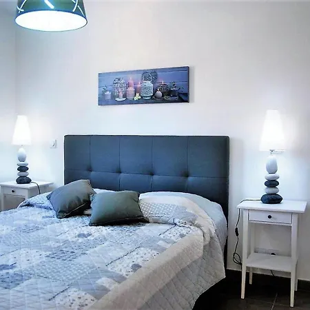 Moderne Avec Terrasse, Parking Et Clim Au Lavandou - 4 Couchages - Fr-1-251-122