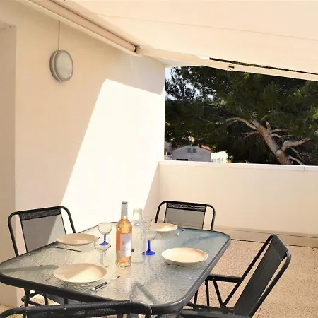 Moderne Avec Terrasse, Parking Et Clim Au Lavandou - 4 Couchages - Fr-1-251-122 Διαμέρισμα