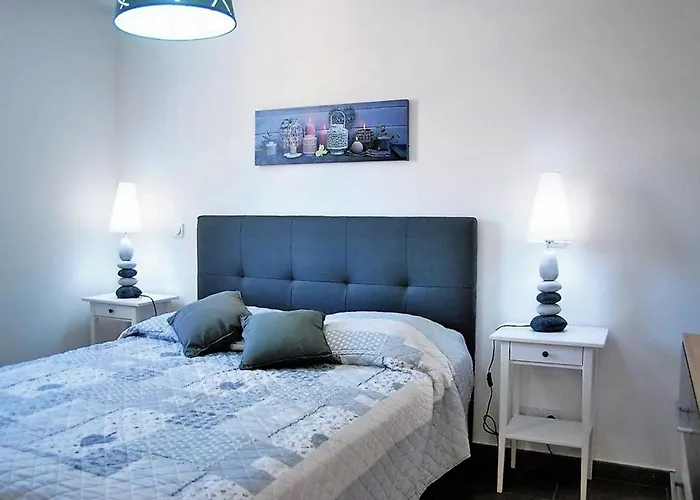 Moderne Avec Terrasse, Parking Et Clim Au Lavandou - 4 Couchages - Fr-1-251-122