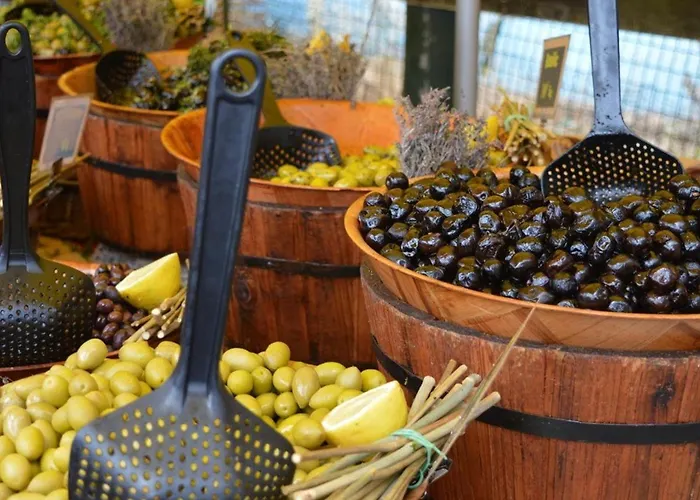 Apartmán Moderne Avec Terrasse, Parking Et Clim Au Lavandou - 4 Couchages - Fr-1-251-122